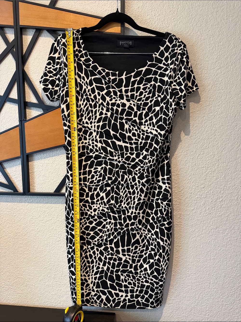 Enfocus Studio Black & White Patterned Short Sleeve Sheath Dress
